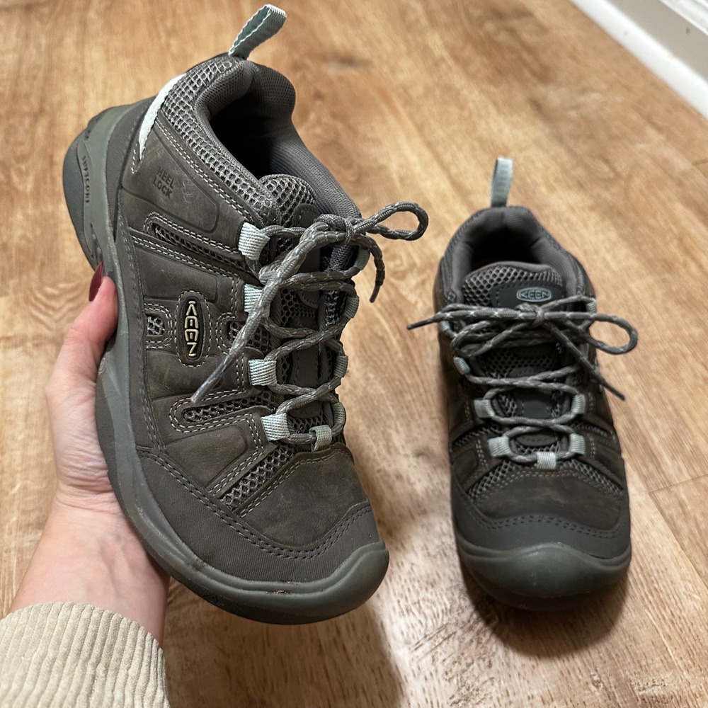 Keen | Women's Circadia Gray Leather Mesh Low Top Trail Hiking Shoes, Size 7